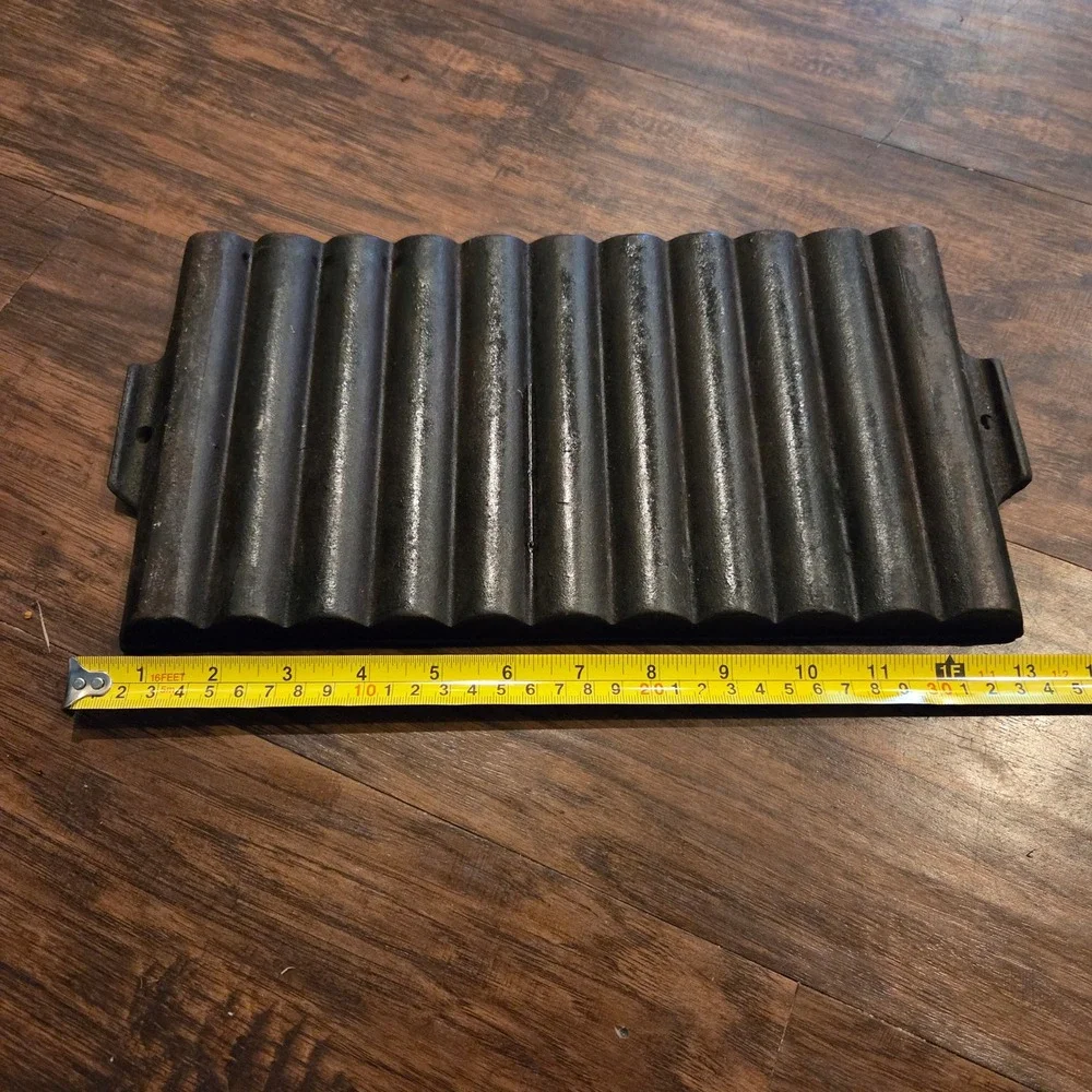 Vintage Cast Iron Cornbread Stick Pan 11 Slot Cornstick Baking Mold Bakeware
